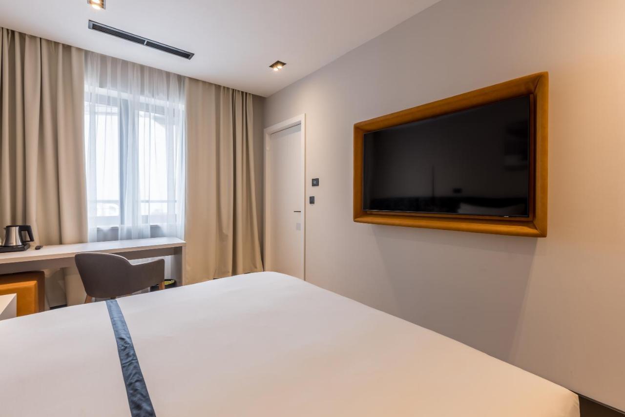 Cora Hotel Split Bagian luar foto