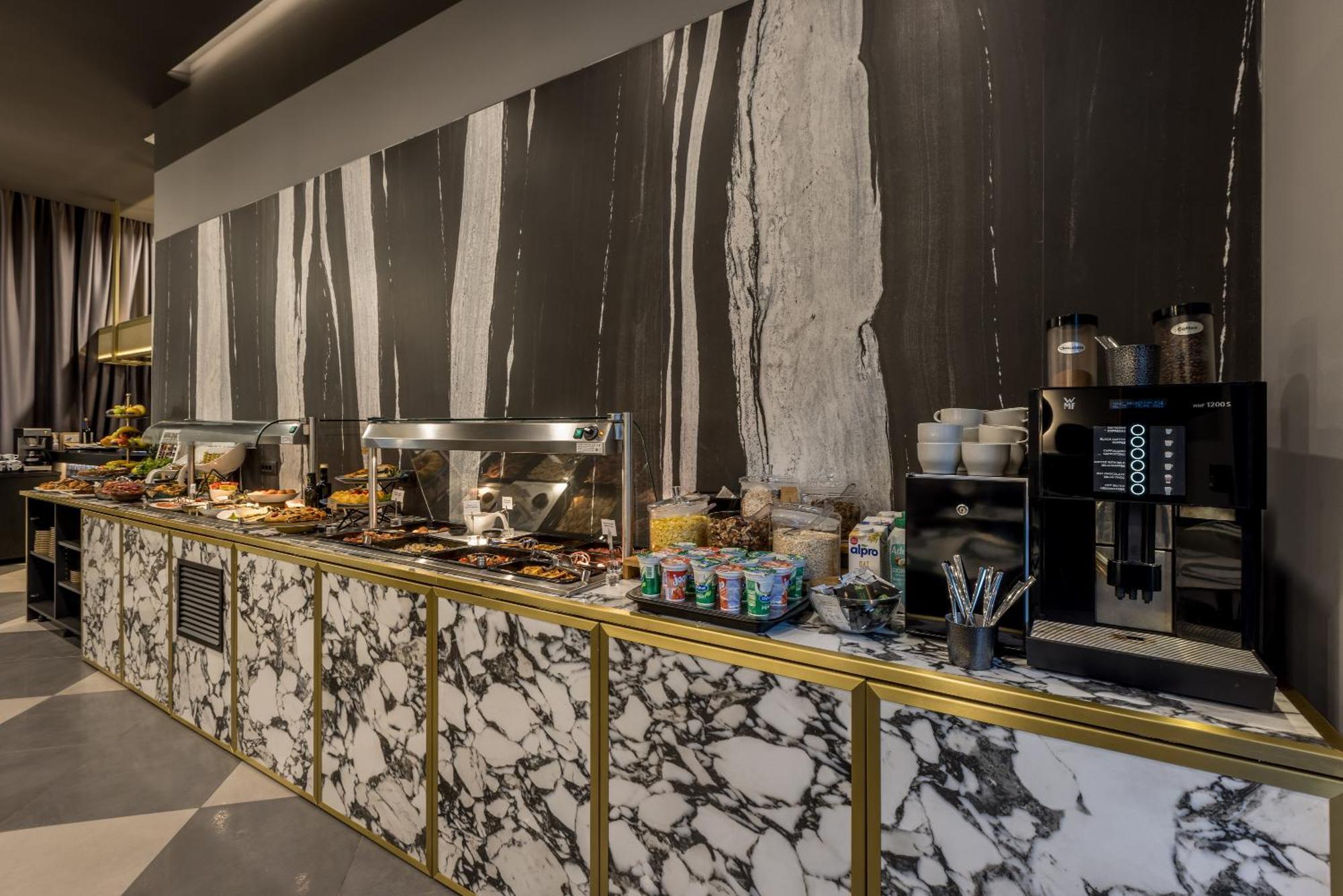 Cora Hotel Split Bagian luar foto